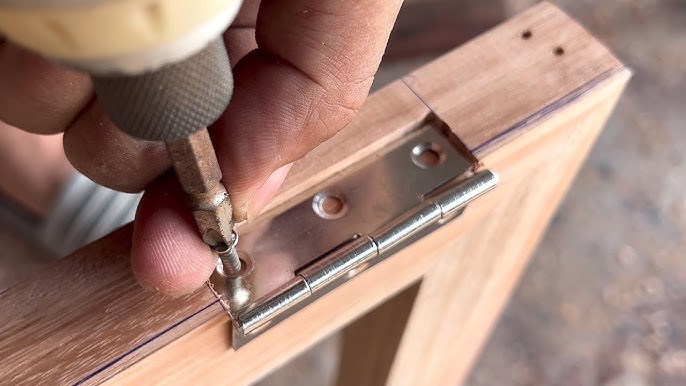 Kinh nghiệm chọn bản lề cửa thép chống cháy cho công trình lớn