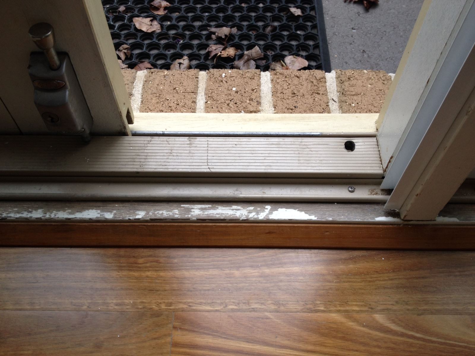Doorsill là gì? Tại sao doorsill lại quan trọng trong thiết kế cửa thép?